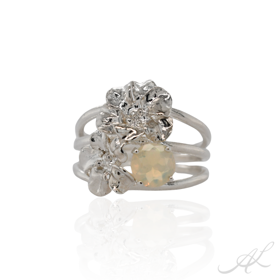Sparkling Geranium Ring