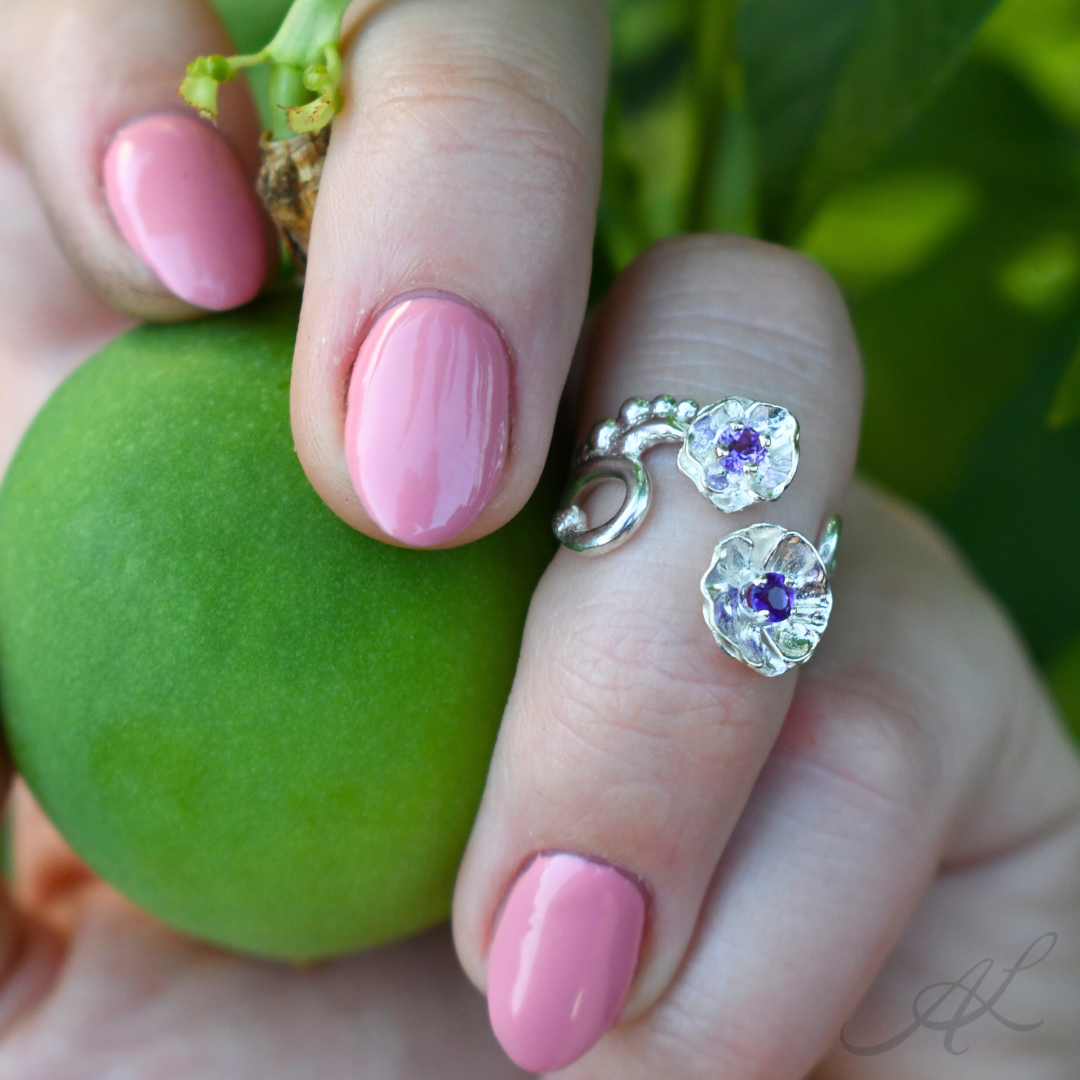 Swaying Sisters Ring