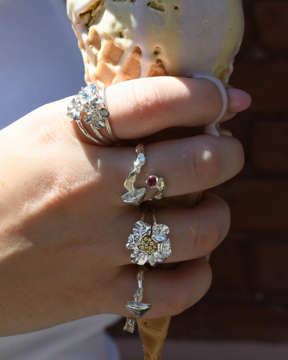 Sparkling Geranium Ring