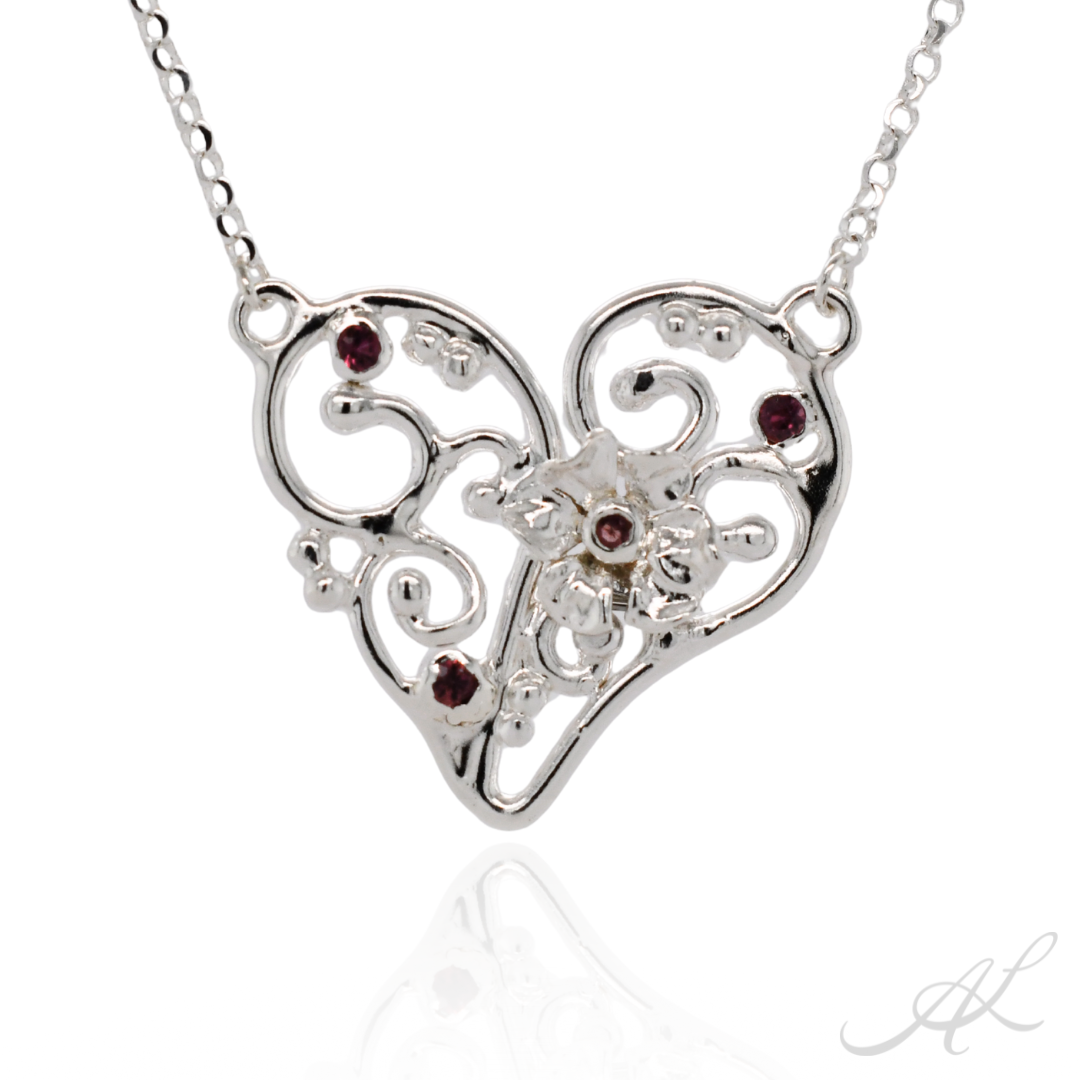 Geranium Inner Bloom Necklace