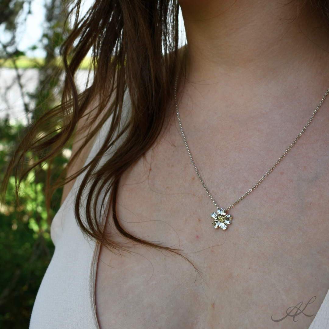 Geranium Necklace