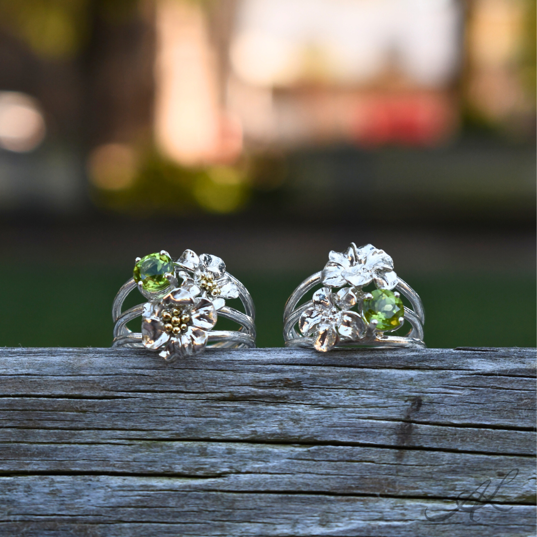Sparkling Geranium Ring, peridot gold outdoor