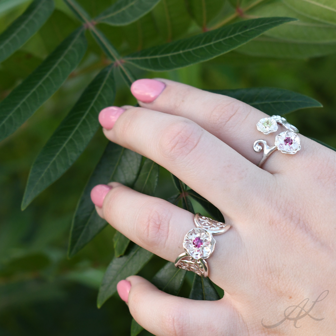 Swaying Sisters Ring